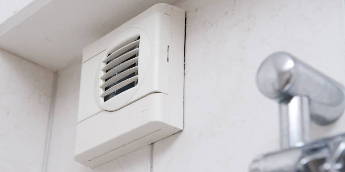 Ventilation de salle de bain : Systèmes de ventilation et prix indicatifs
